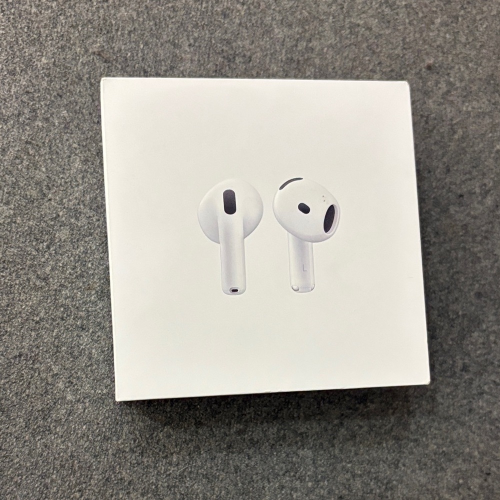 Apple White Earbud Headphones - AirPods 4 with original box